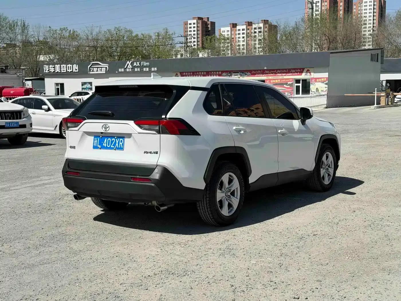 2023 RAV4 2.0L CVT 2WD Urban Edition — миниатюра 9