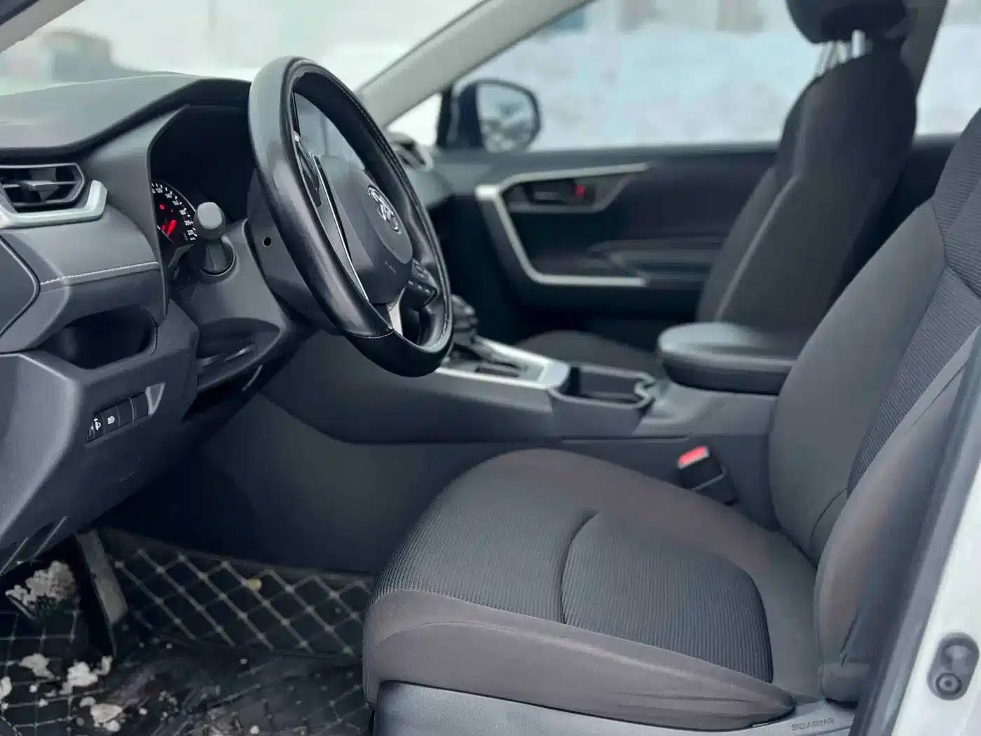 2022 Toyota RAV4 2.0L CVT 2WD Urban Edition — миниатюра 4