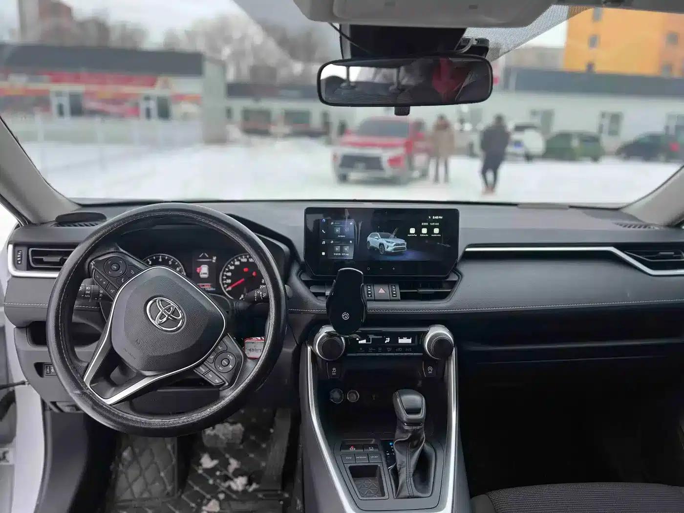 2022 Toyota RAV4 2.0L CVT 2WD Urban Edition — миниатюра 5