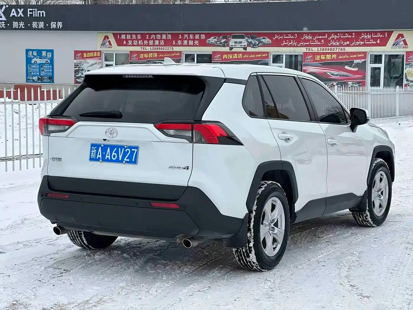 2022 Toyota RAV4 2.0L CVT 2WD Urban Edition — миниатюра 9