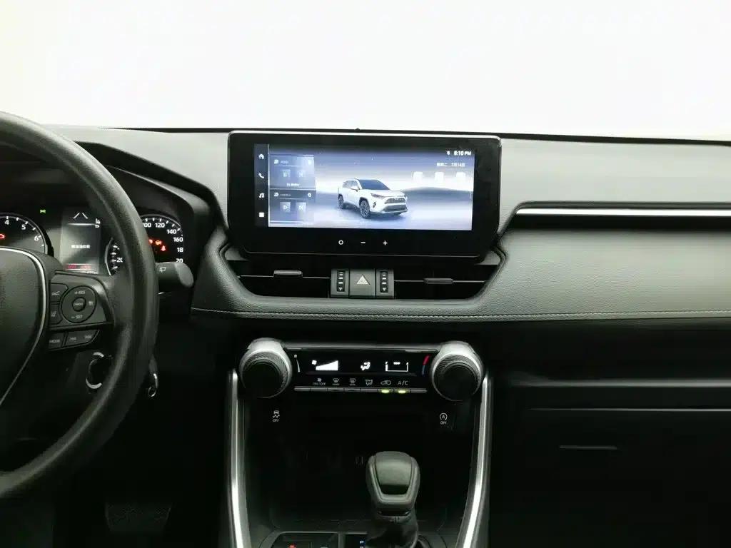 2023 RAV4 2.0L CVT 2WD Urban Edition — миниатюра 12