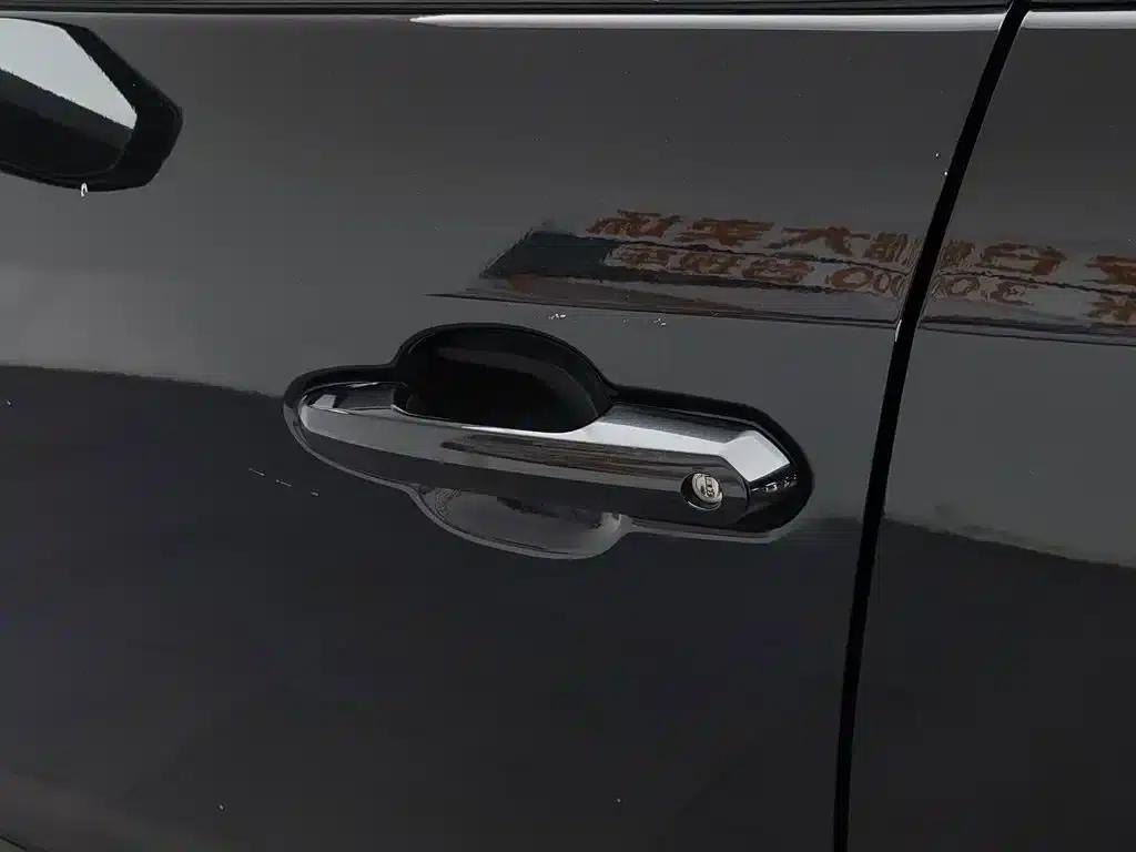 2023 RAV4 2.0L CVT 2WD Urban Edition — миниатюра 18