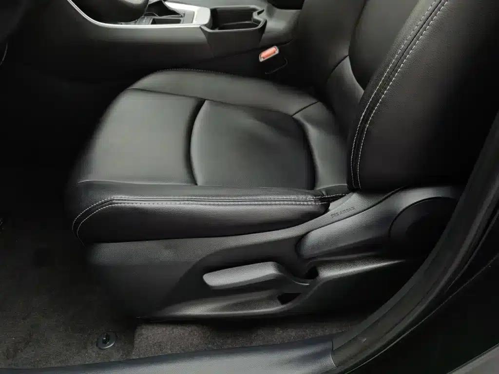 2023 RAV4 2.0L CVT 2WD Urban Edition — миниатюра 20