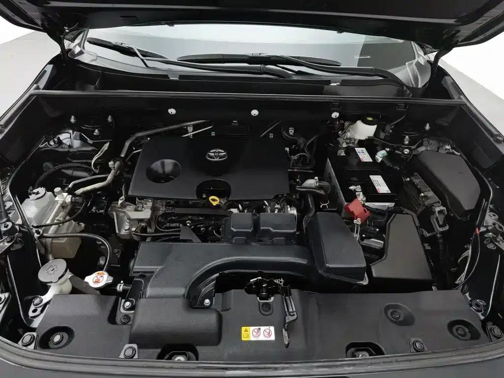 2023 RAV4 2.0L CVT 2WD Urban Edition — миниатюра 6