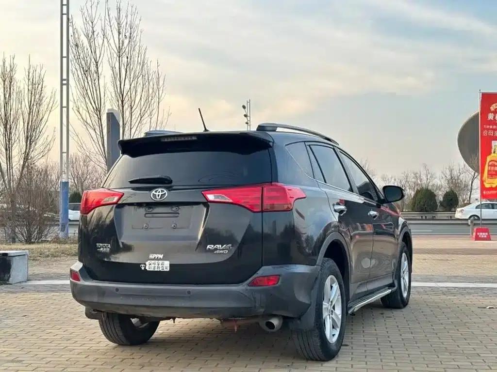 2013 RAV4 2.0L CVT 4WD Elite Edition — миниатюра 4