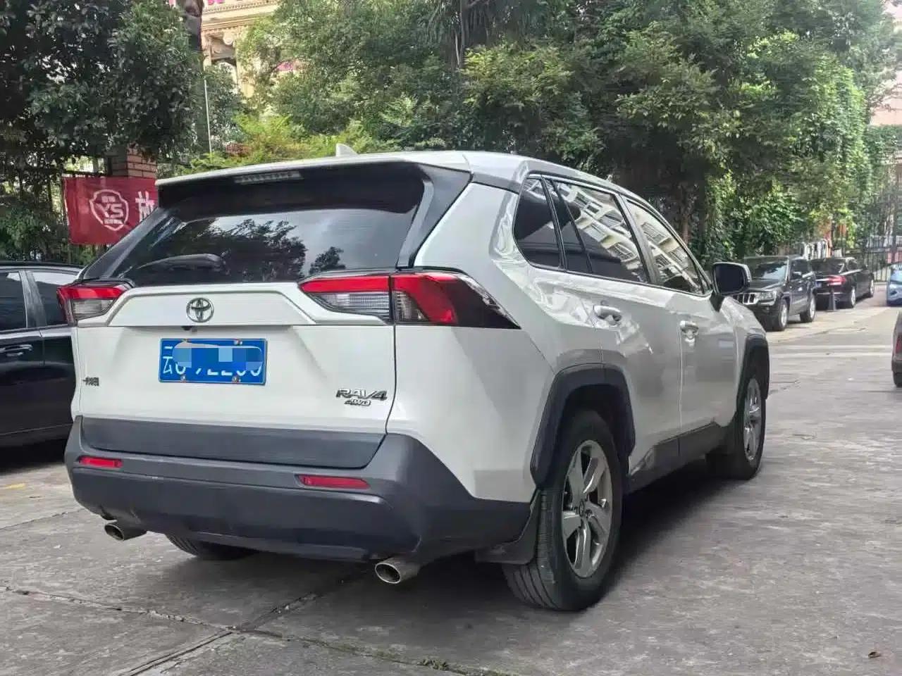 RAV4 2020 2.0L CVT 4WD Fashion Plus Edition — миниатюра 10