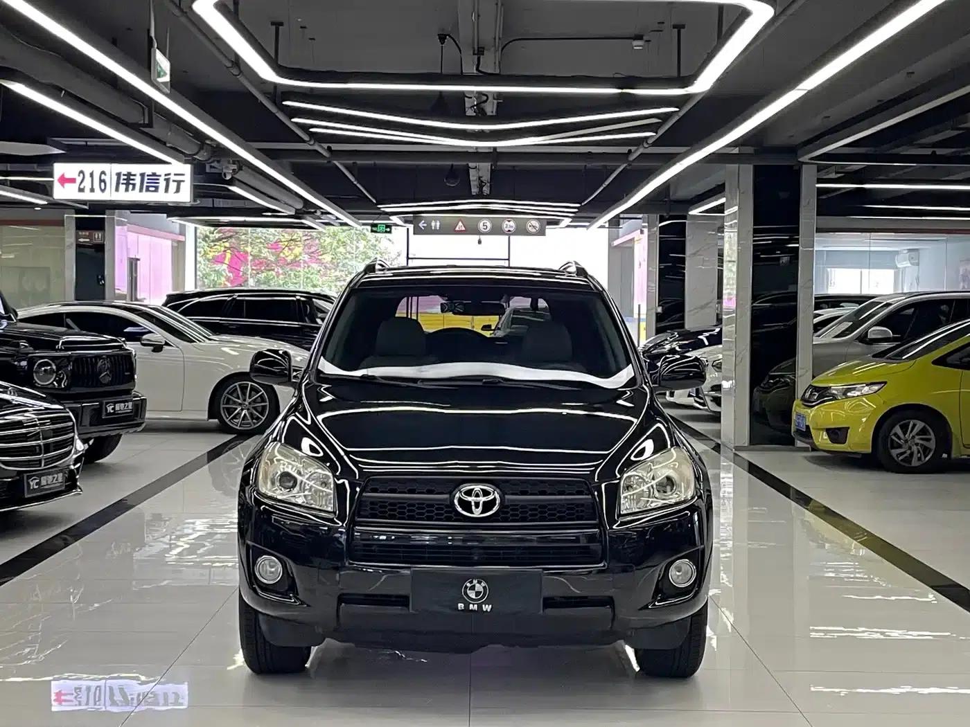 2011 RAV4 2.0L Automatic Classic Edition — миниатюра 2