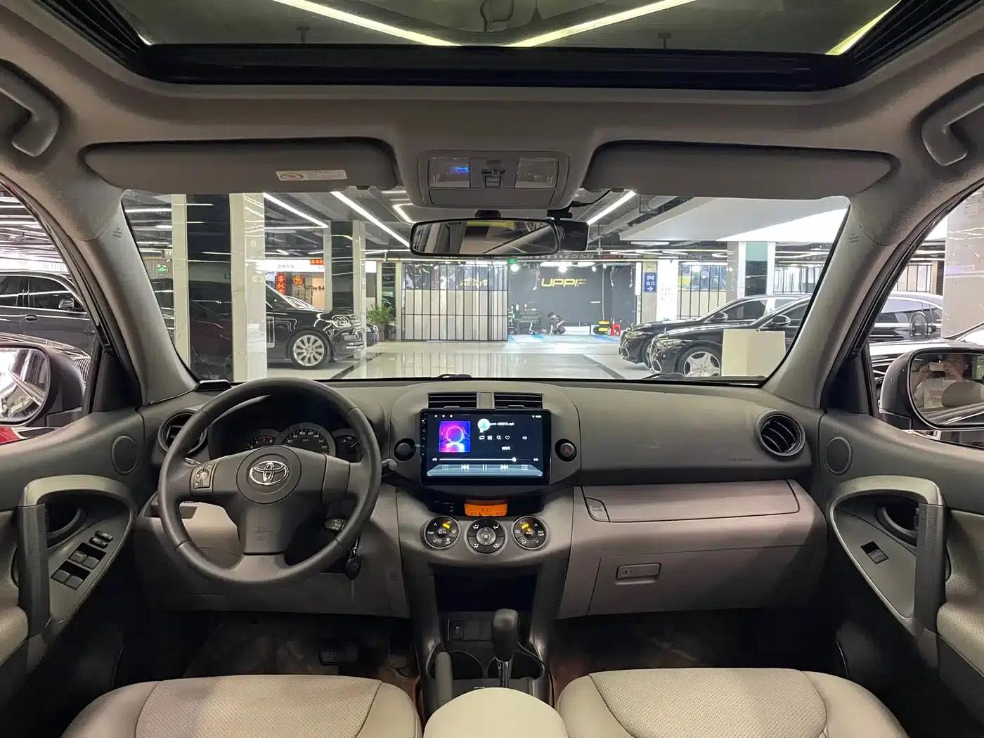 2011 RAV4 2.0L Automatic Classic Edition — миниатюра 11