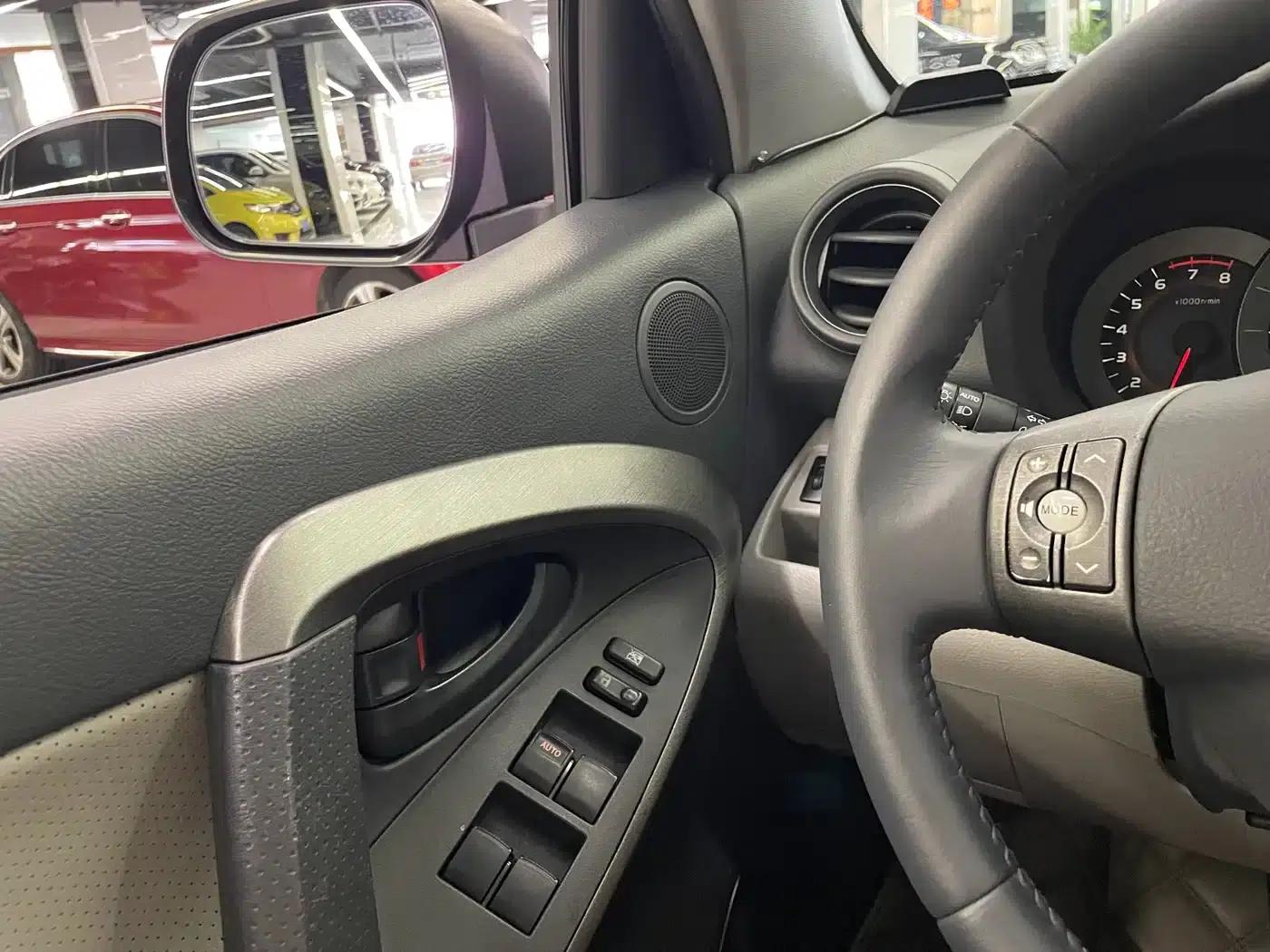 2011 RAV4 2.0L Automatic Classic Edition — миниатюра 15
