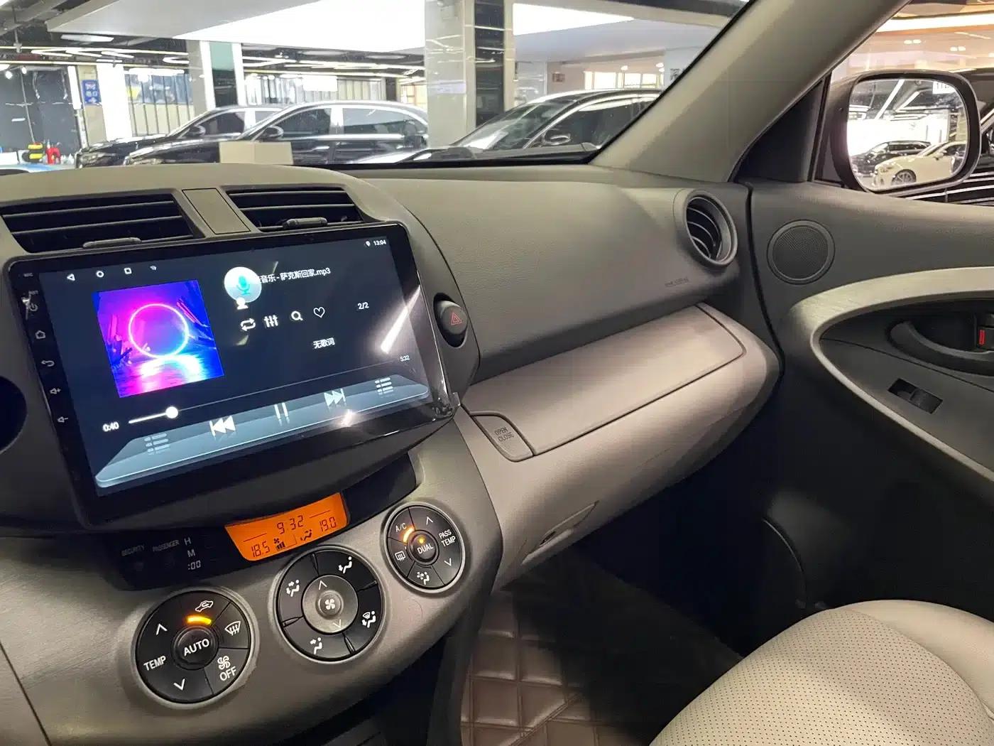 2011 RAV4 2.0L Automatic Classic Edition — миниатюра 20