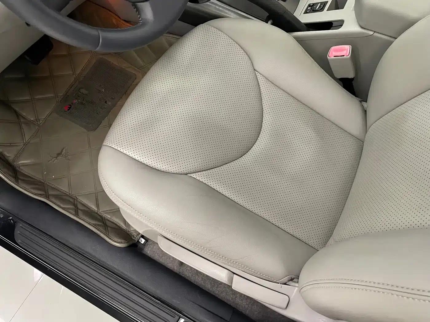 2011 RAV4 2.0L Automatic Classic Edition — миниатюра 28