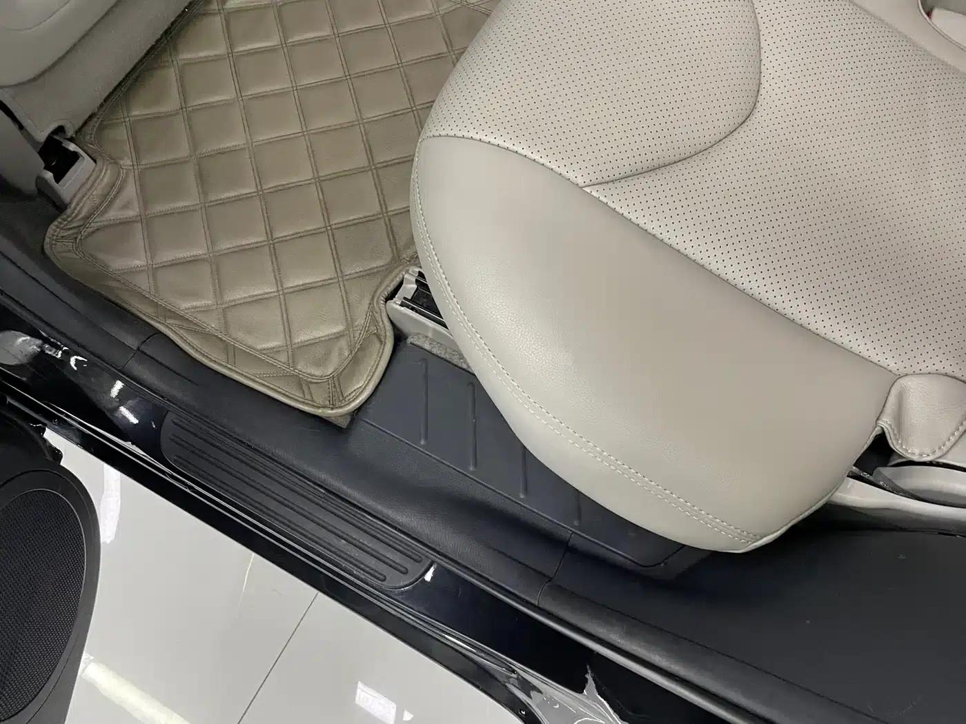 2011 RAV4 2.0L Automatic Classic Edition — миниатюра 37