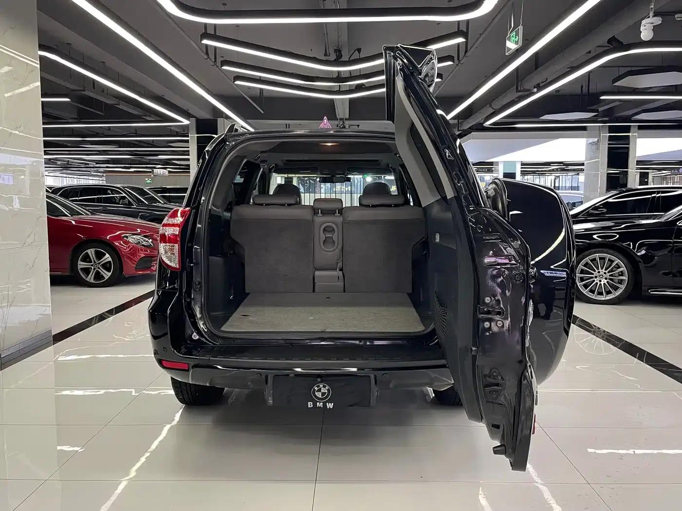 2011 RAV4 2.0L Automatic Classic Edition — миниатюра 51