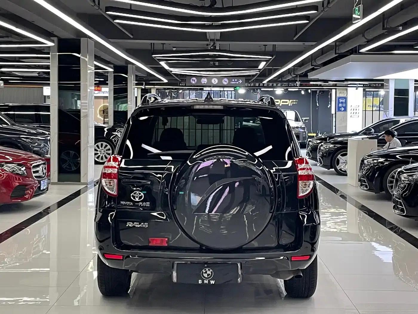 2011 RAV4 2.0L Automatic Classic Edition — миниатюра 52