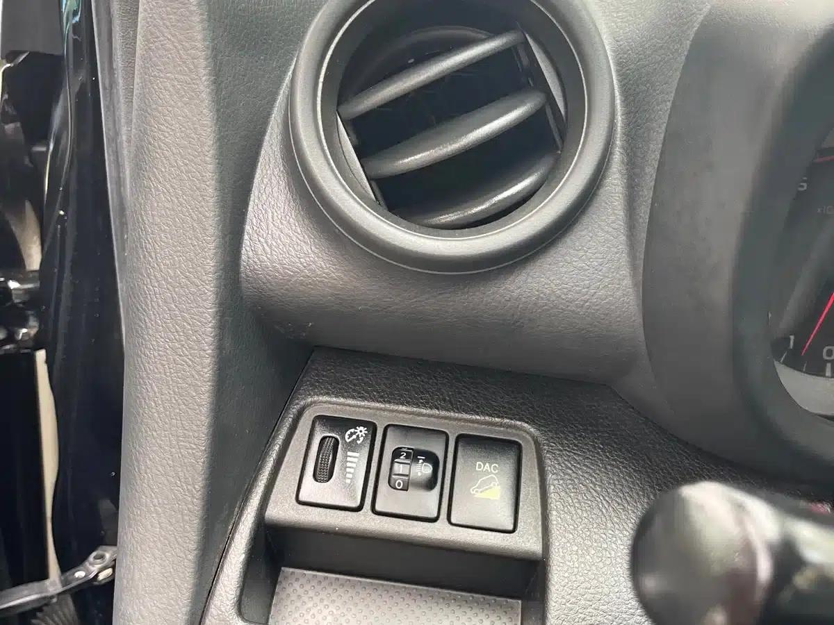 RAV4 2013 Special Edition 2.0L Automatic Classic — миниатюра 13