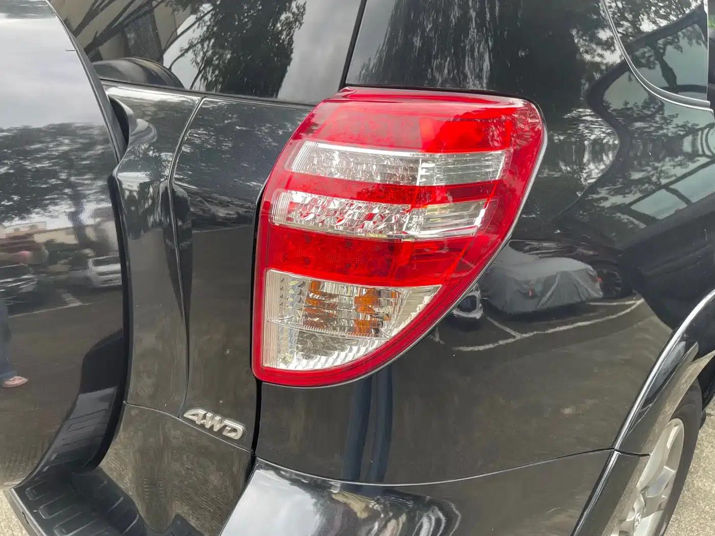 RAV4 2013 Special Edition 2.0L Automatic Classic — миниатюра 16