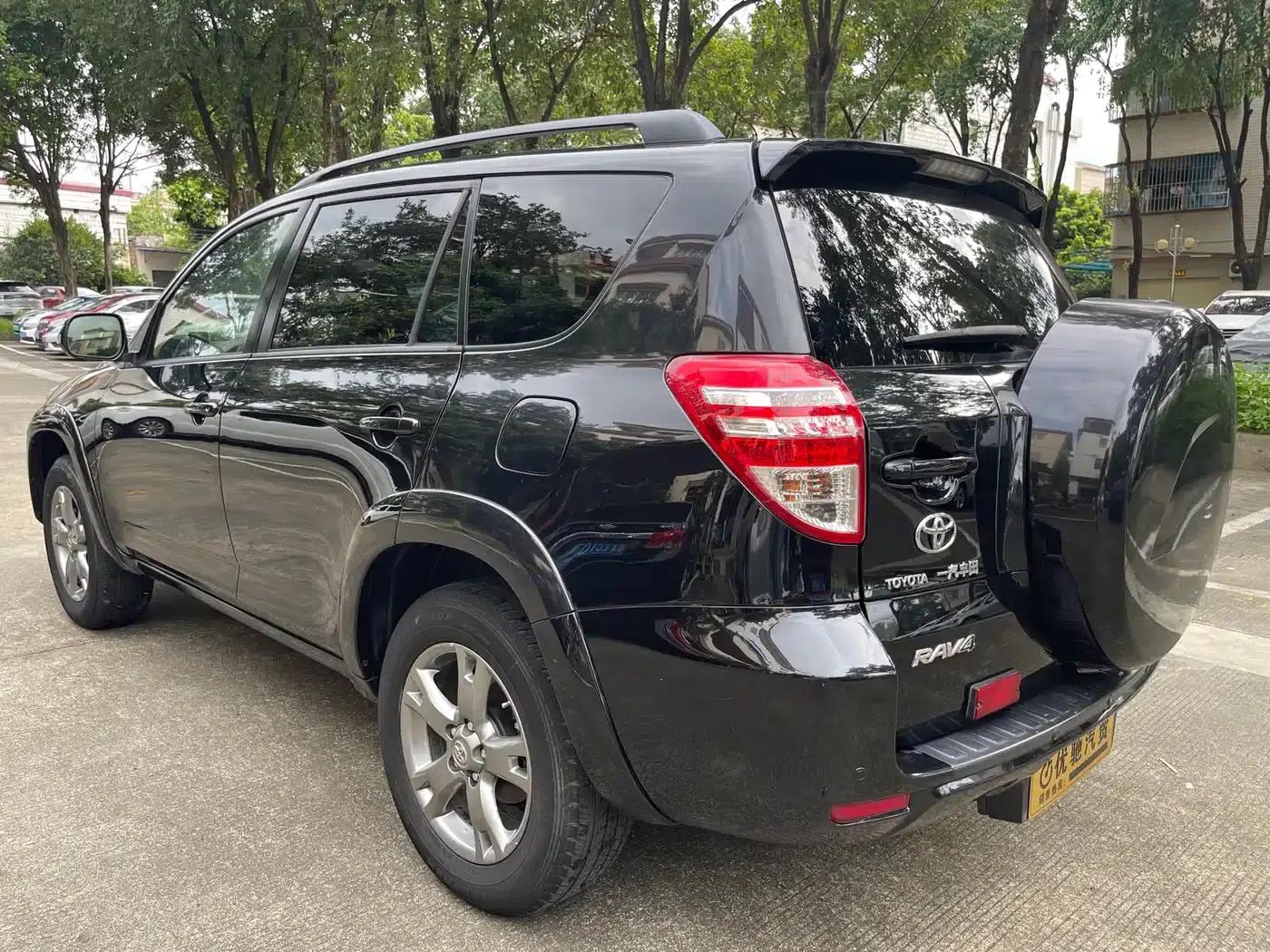 RAV4 2013 Special Edition 2.0L Automatic Classic — миниатюра 24