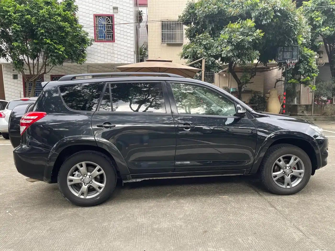 RAV4 2013 Special Edition 2.0L Automatic Classic — миниатюра 26