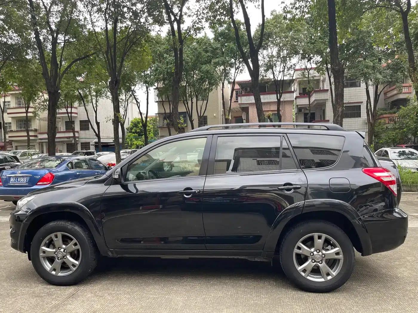 RAV4 2013 Special Edition 2.0L Automatic Classic — миниатюра 27