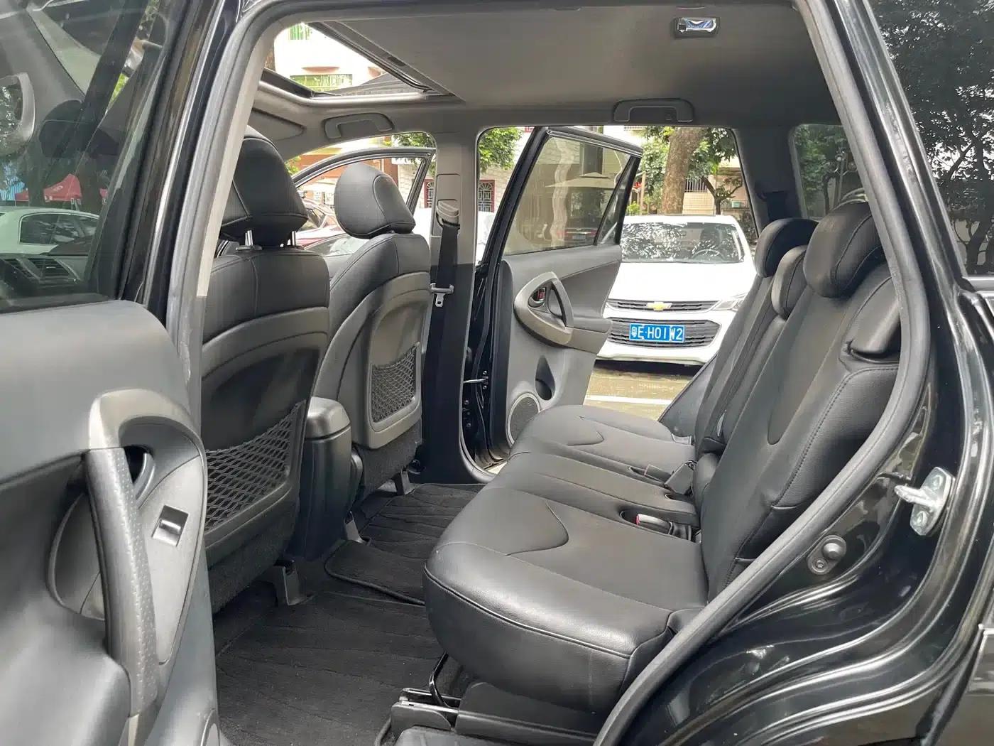 RAV4 2013 Special Edition 2.0L Automatic Classic — миниатюра 7