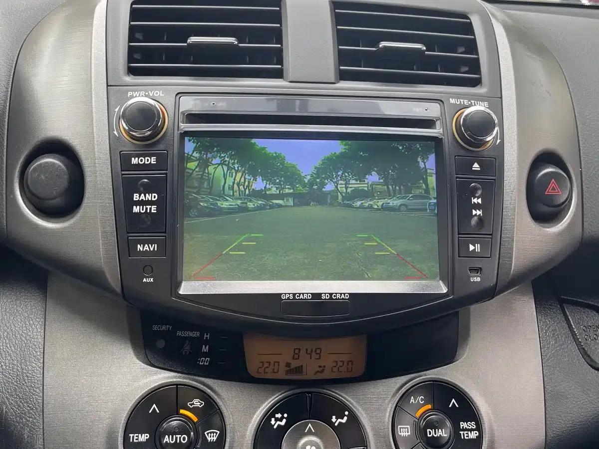 RAV4 2013 Special Edition 2.0L Automatic Classic — миниатюра 9