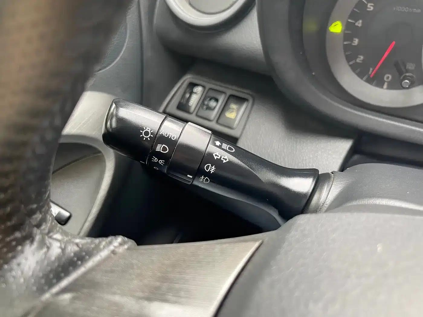 RAV4 2013 Special Edition 2.0L Automatic Classic — миниатюра 10