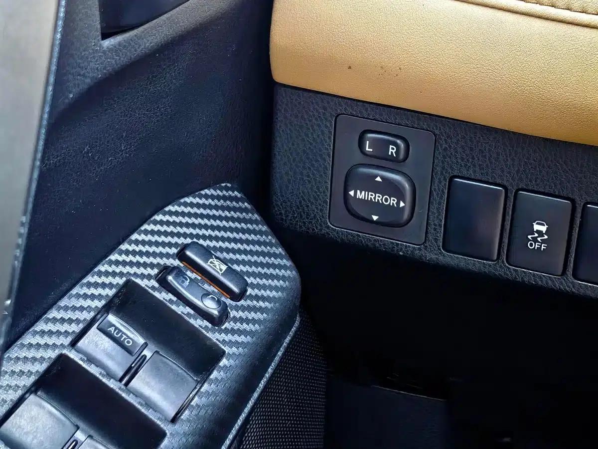 2015 RAV4 2.5L Automatic 4WD Elite Edition — миниатюра 11
