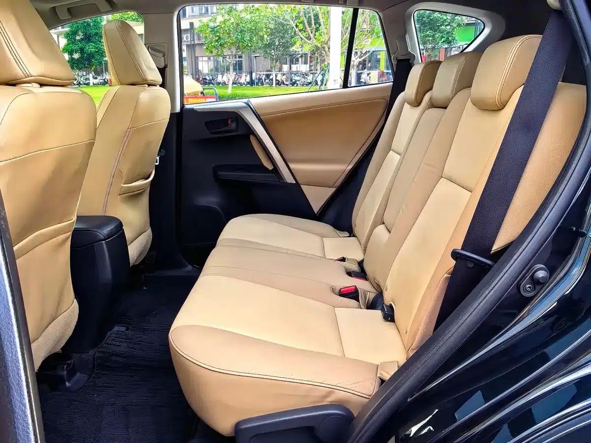 2015 RAV4 2.5L Automatic 4WD Elite Edition — миниатюра 25