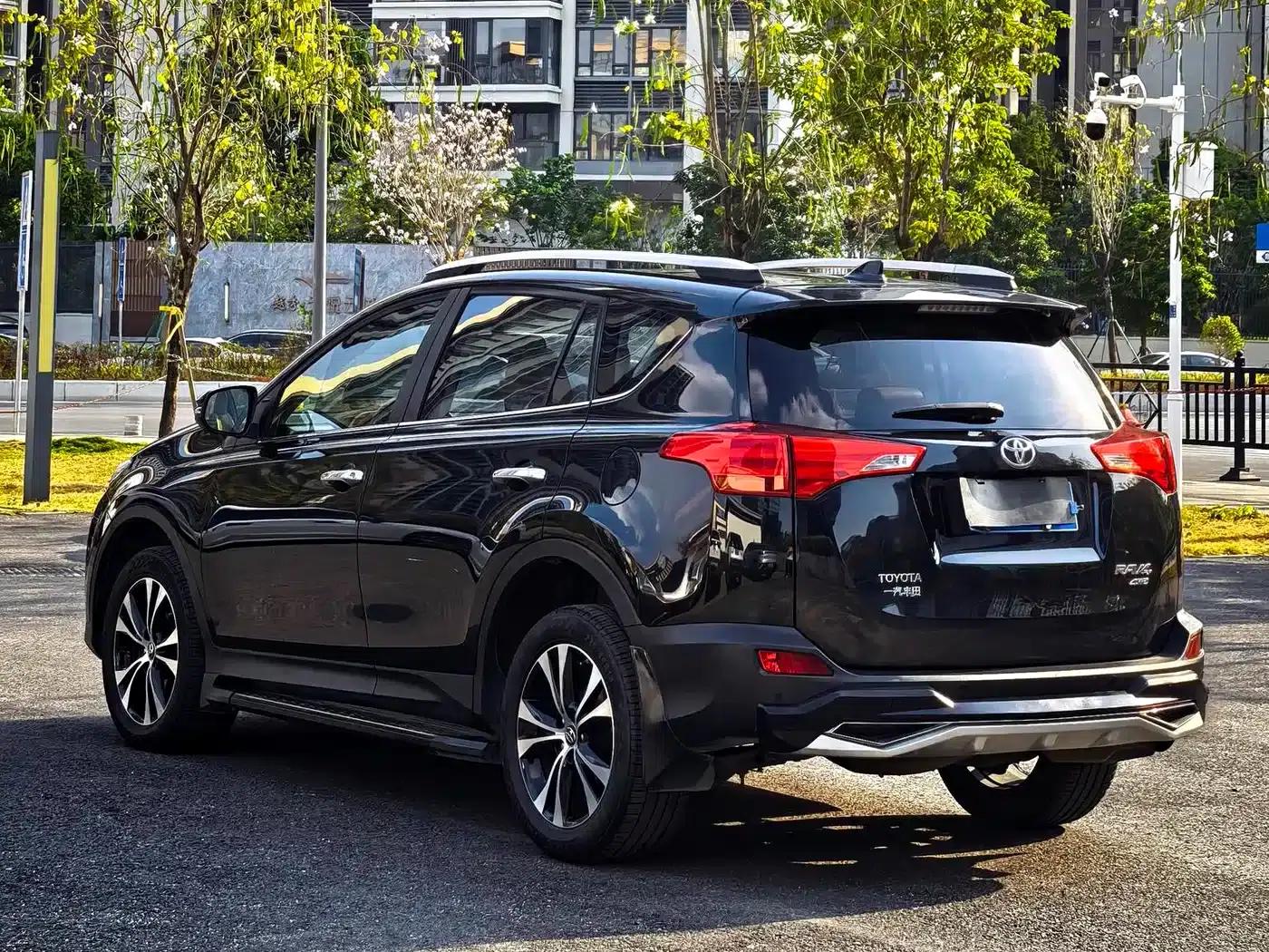 2015 RAV4 2.5L Automatic 4WD Elite Edition — миниатюра 4
