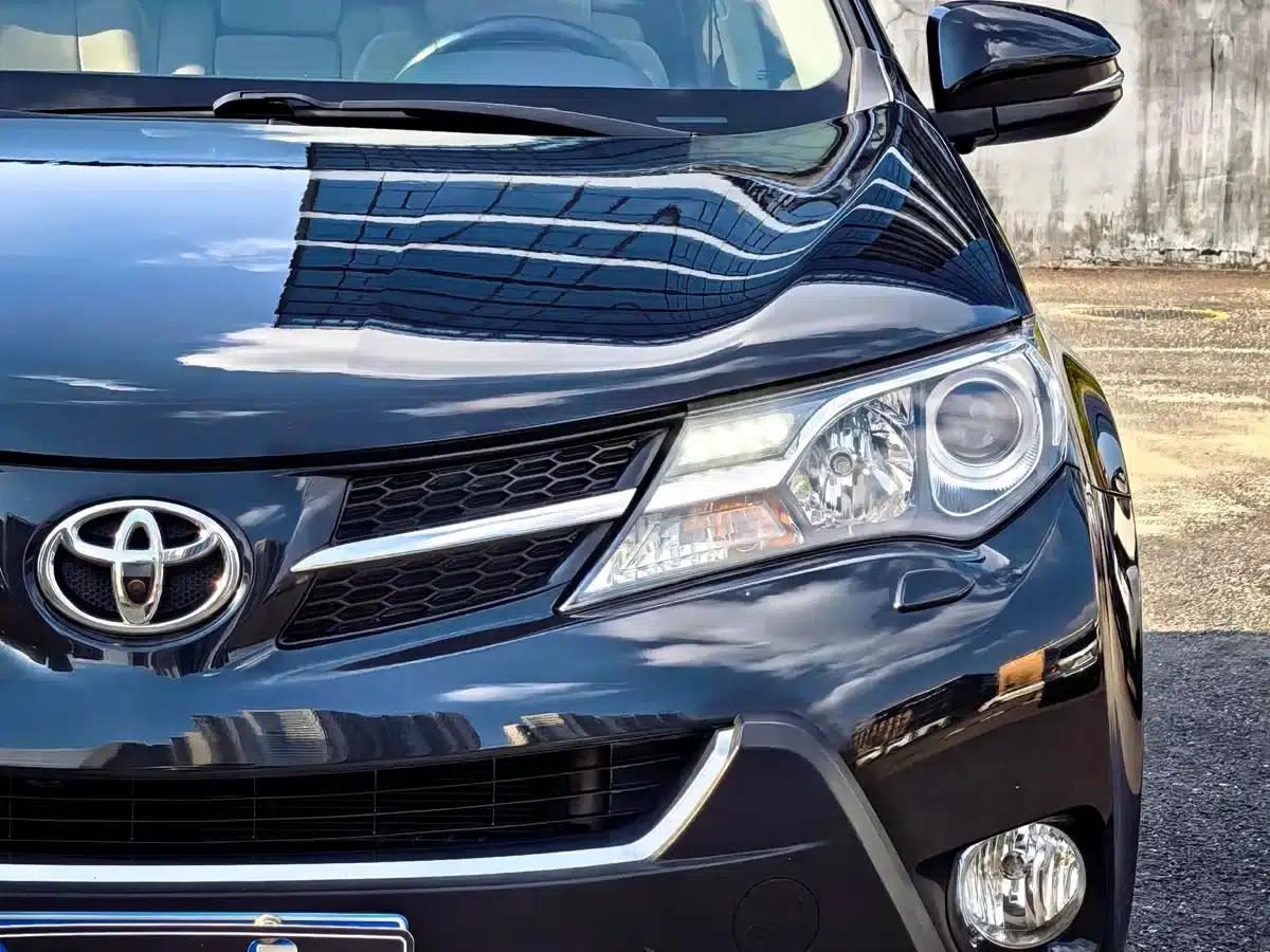 2015 RAV4 2.5L Automatic 4WD Elite Edition — миниатюра 7