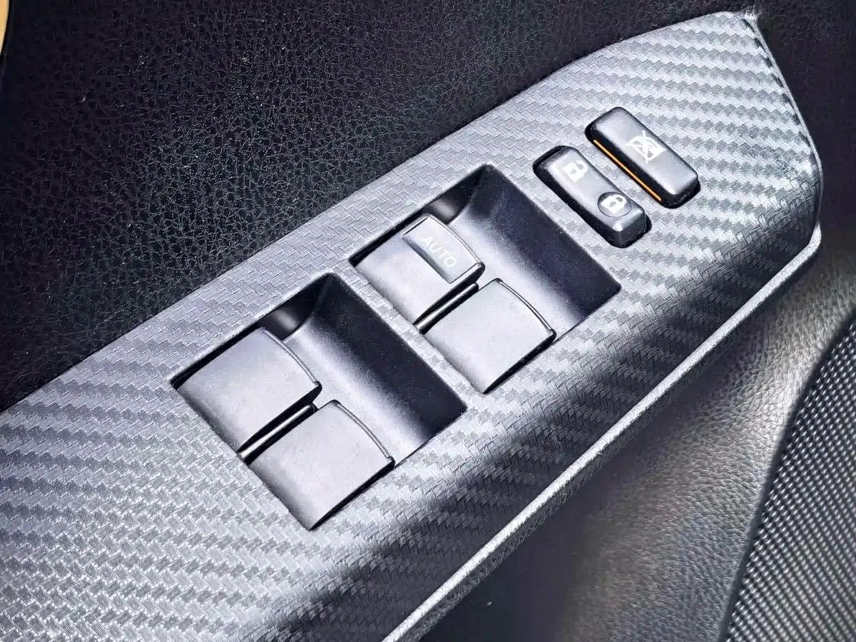 2013 RAV4 2.5L Automatic 4WD Elite Edition — миниатюра 16