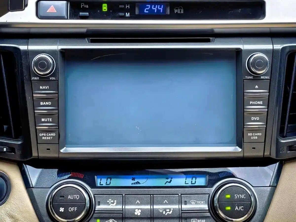 2013 RAV4 2.5L Automatic 4WD Elite Edition — миниатюра 17