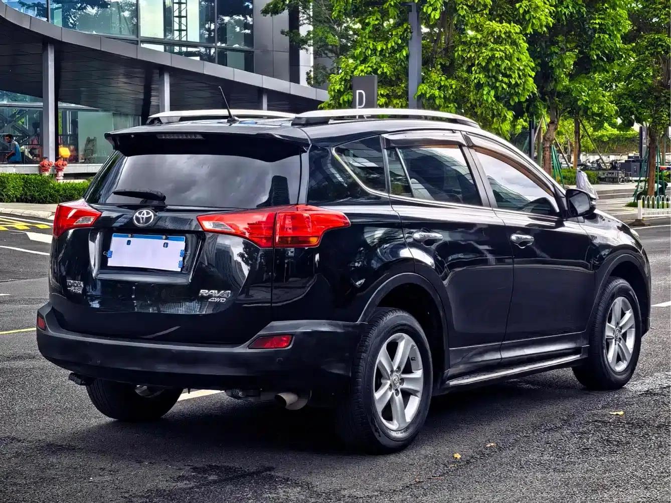 2013 RAV4 2.5L Automatic 4WD Elite Edition — миниатюра 9