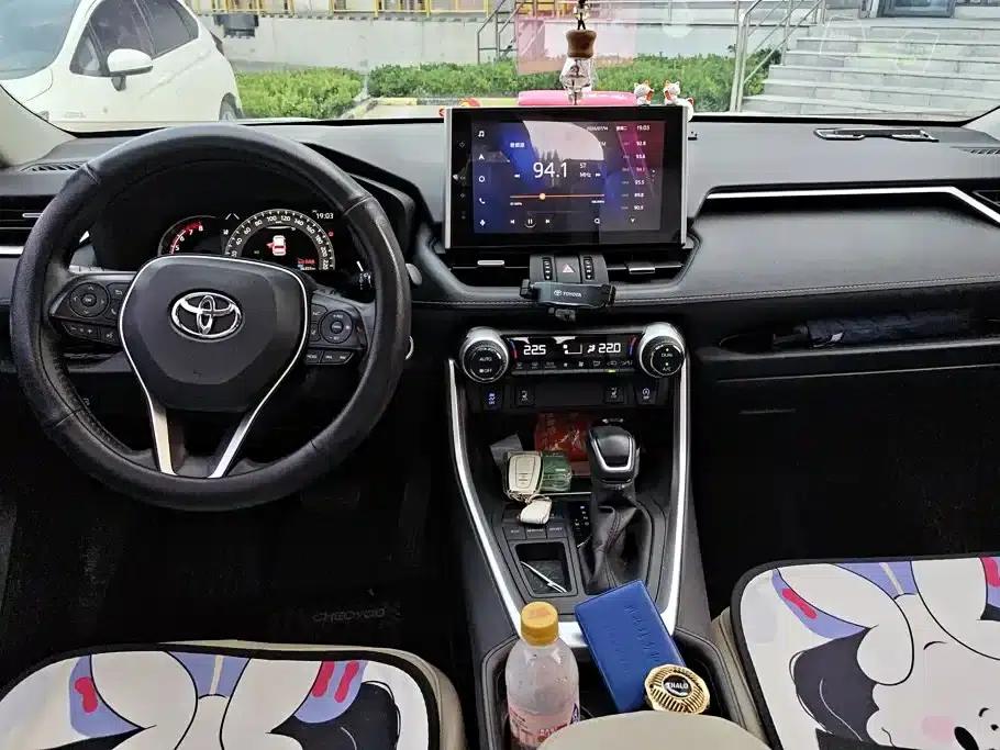 RAV4 2021 2.0L CVT 2WD Fashion Plus Edition — миниатюра 12
