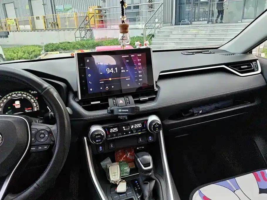 RAV4 2021 2.0L CVT 2WD Fashion Plus Edition — миниатюра 13