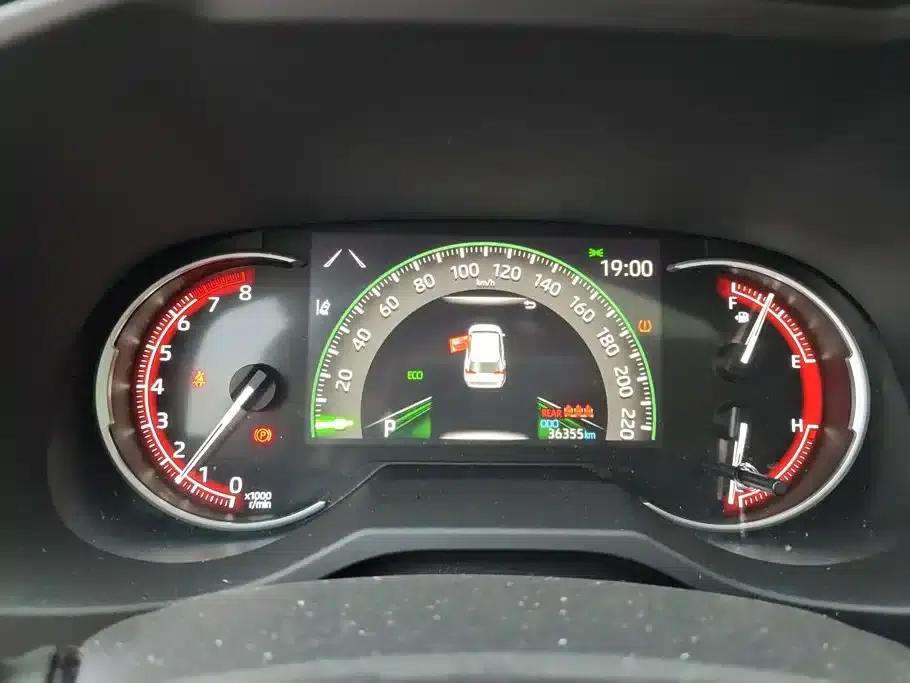 RAV4 2021 2.0L CVT 2WD Fashion Plus Edition — миниатюра 14