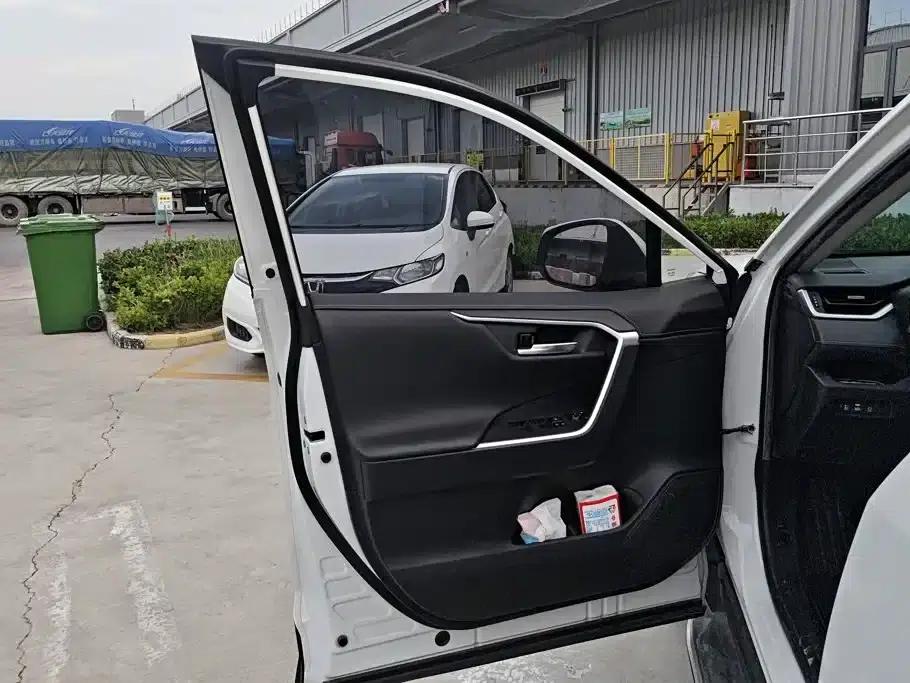 RAV4 2021 2.0L CVT 2WD Fashion Plus Edition — миниатюра 7