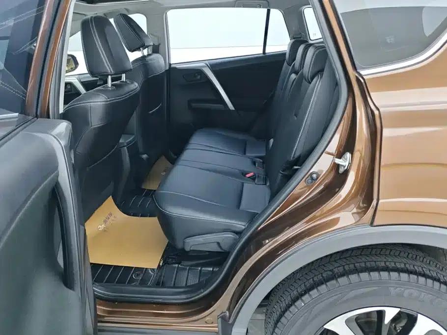 2016 Toyota RAV4 2.0L CVT 2WD Fashion Edition (National V Emission Standard) — миниатюра 11