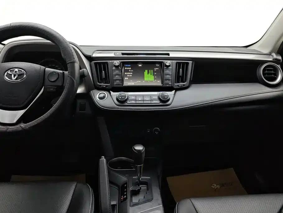 2016 Toyota RAV4 2.0L CVT 2WD Fashion Edition (National V Emission Standard) — миниатюра 13