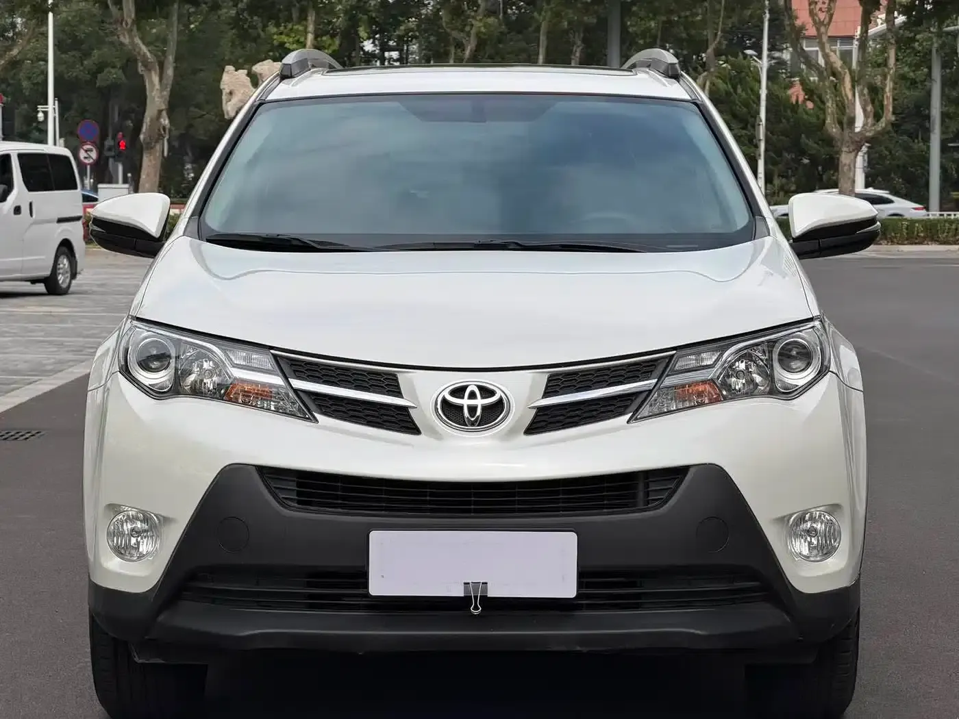 2015 RAV4 2.0L CVT 2WD Fashion Edition — миниатюра 2