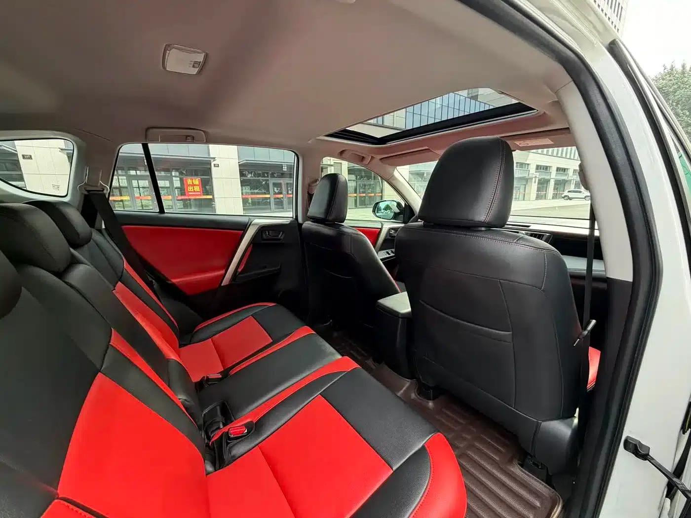 2015 RAV4 2.0L CVT 2WD Fashion Edition — миниатюра 11