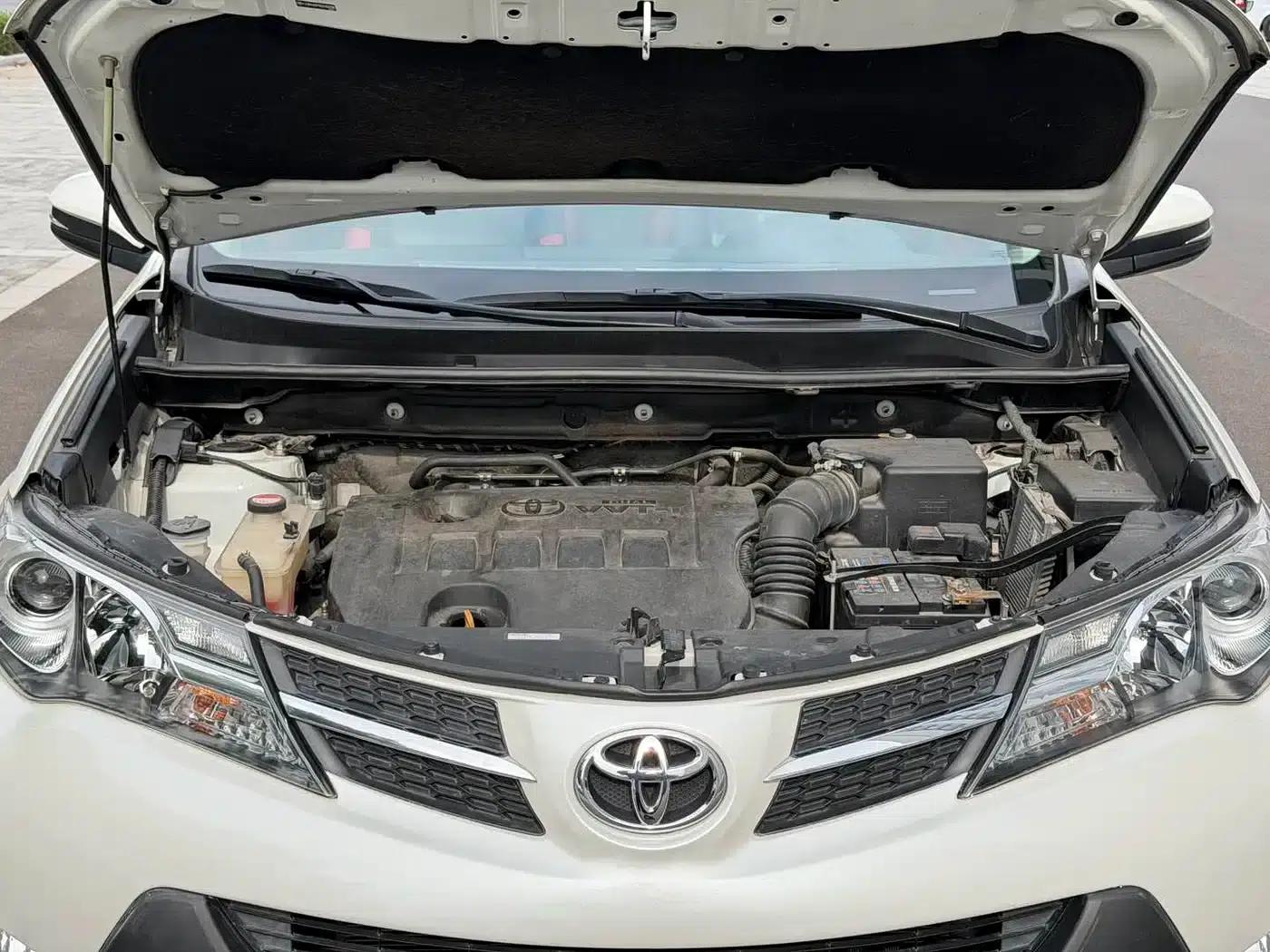 2015 RAV4 2.0L CVT 2WD Fashion Edition — миниатюра 13