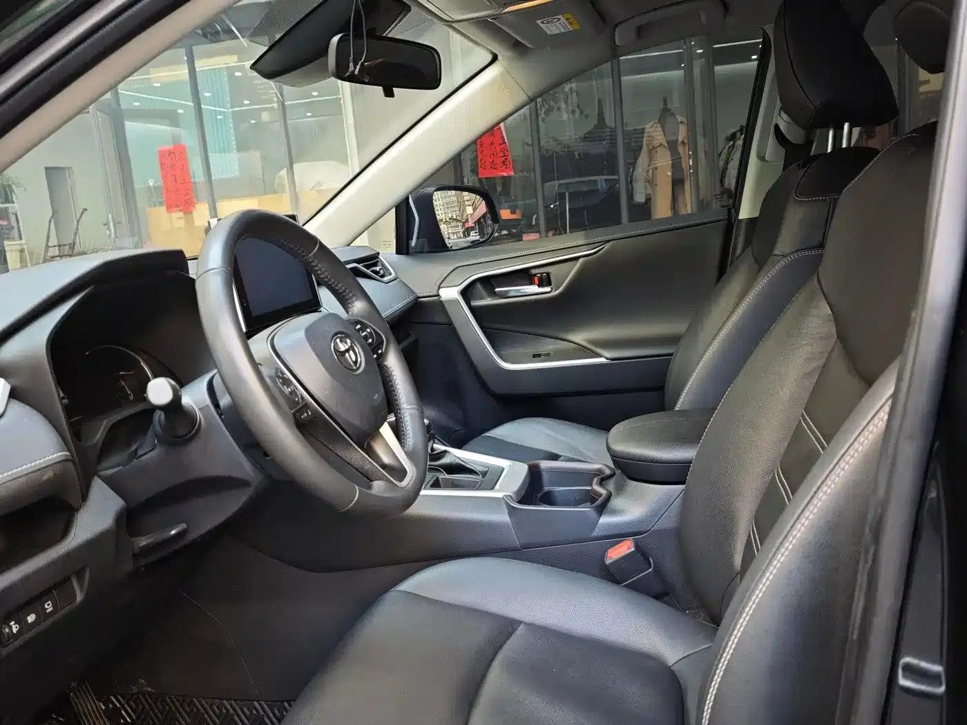 2022 RAV4 2.0L CVT 2WD Fashion Plus Edition — миниатюра 4