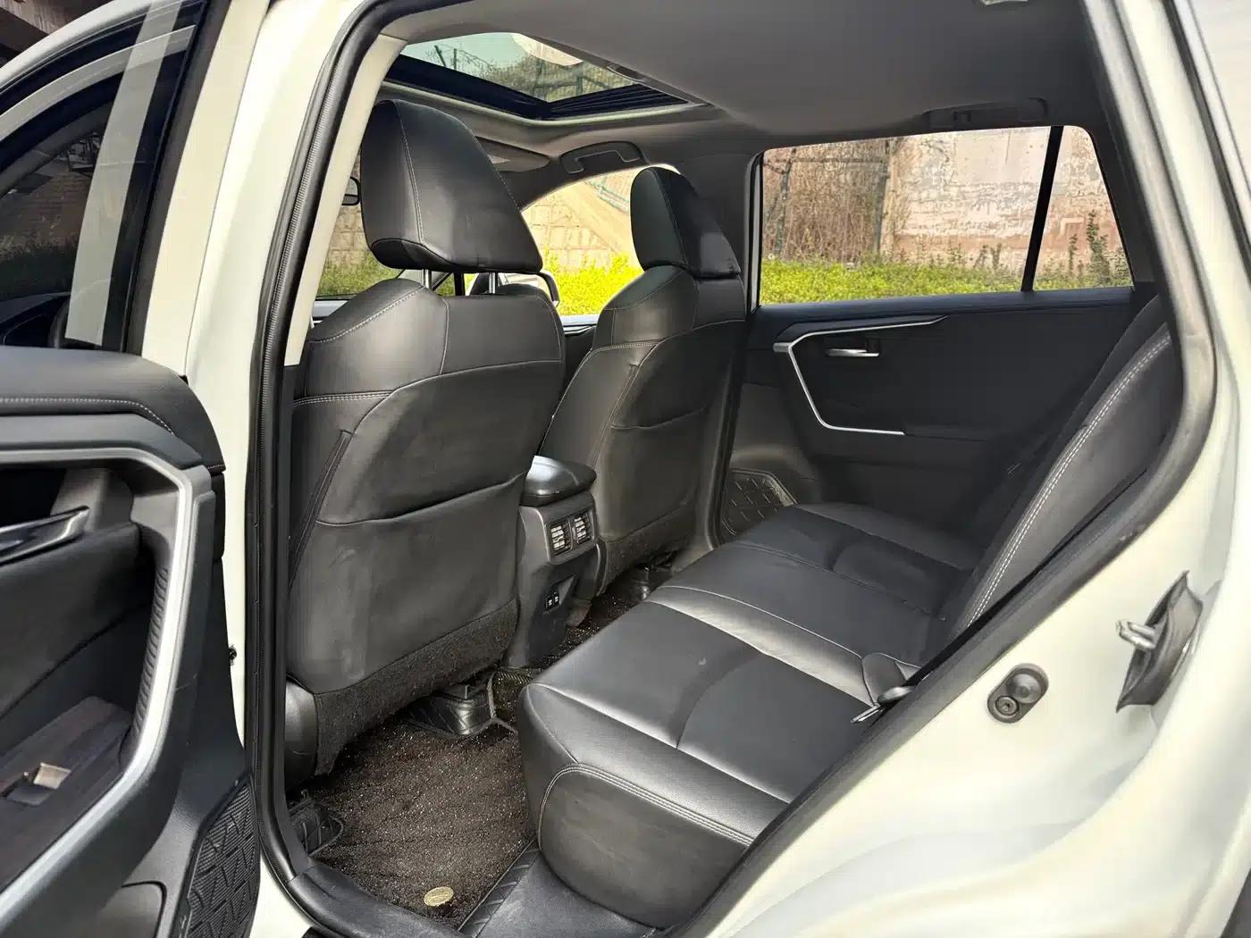 RAV4 2021 2.0L CVT 2WD Fashion Plus Edition — миниатюра 5