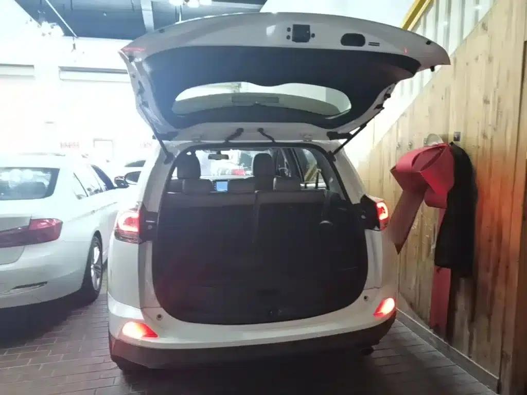 2016 Toyota RAV4 2.0L CVT 2WD Urban Edition (National V Emission Standard) — миниатюра 19