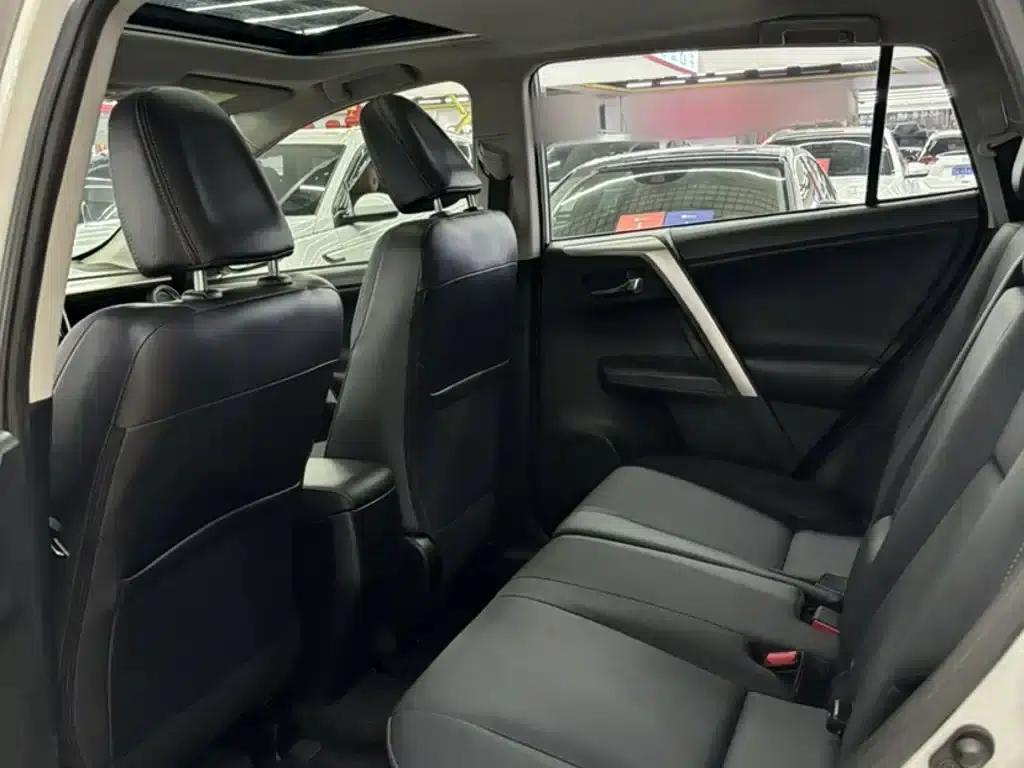 2015 RAV4 2.0L CVT 4WD Elite Edition — миниатюра 13