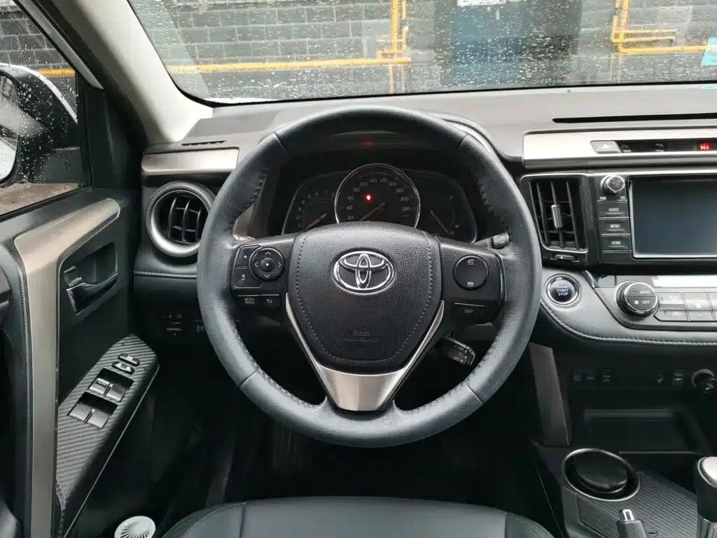 2015 RAV4 2.0L CVT 4WD Elite Edition — миниатюра 3