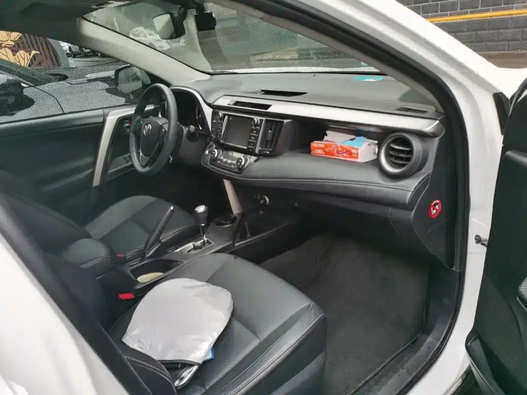 2015 RAV4 2.0L CVT 4WD Elite Edition — миниатюра 21