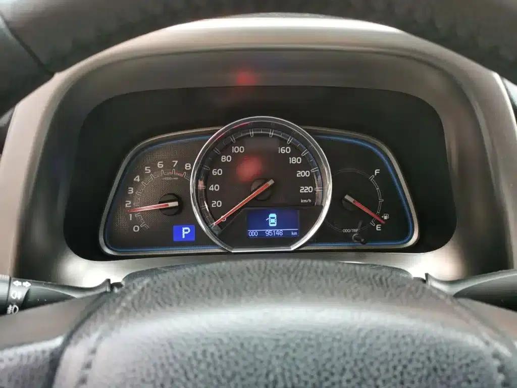 2015 RAV4 2.0L CVT 4WD Elite Edition — миниатюра 4
