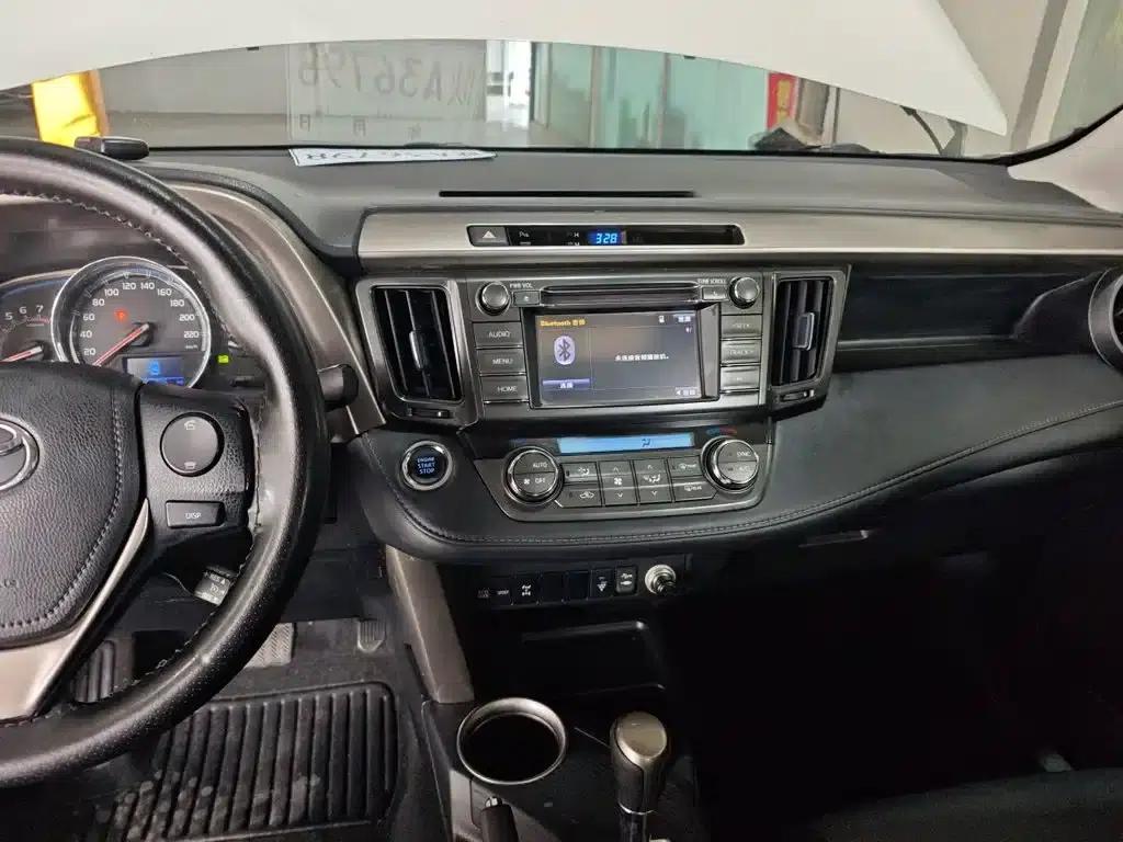 2013 RAV4 2.5L Automatic 4WD Luxury Edition — миниатюра 13
